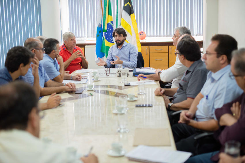 Samuca Silva recebe Fórum das Entidades Representativas de Volta Redonda
