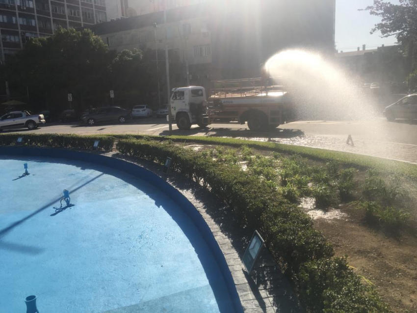 Praça Brasil recebe serviços de revitalização em Volta Redonda