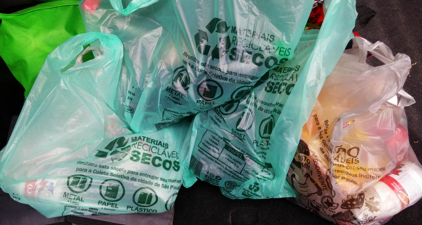 Secretário de Meio Ambiente afirma que sacolas plásticas são as maiores vilãs do meio ambiente