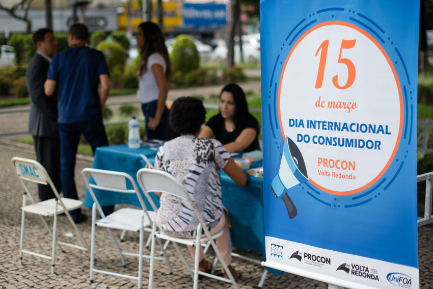 Procon de Volta Redonda promove ação no dia Internacional do consumidor