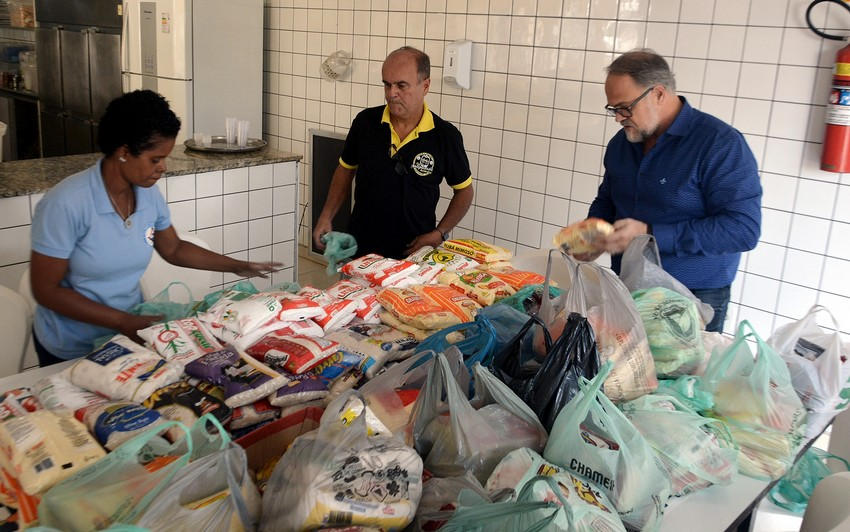 Lar dos Velhinhos de Volta Redonda recebe meia tonelada de alimentos