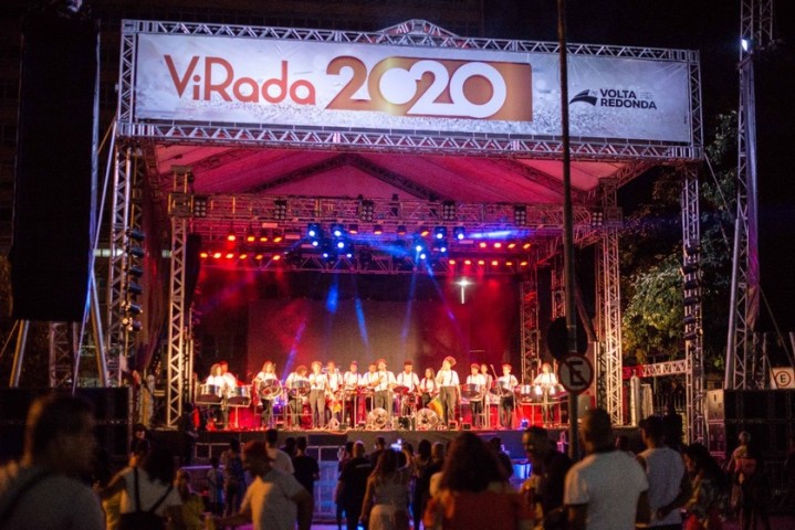Show da virada 2020 em Volta Redonda atrai mais de 80 mil pessoas