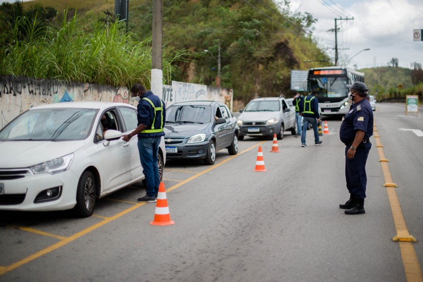 Cinturão de Segurança aborda mais de 480 mil veículos nos acessos a Volta Redonda durante a pandemia