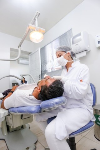 Mais de 5,1 mil procedimentos dentários gratuitos foram realizados na via Dutra no posto odontológico, em 2019
