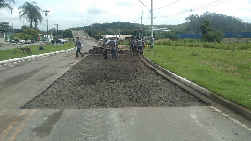Após solicitação da Prefeitura de Pinheiral, MRS realiza melhorias na obra do viaduto da cidade
