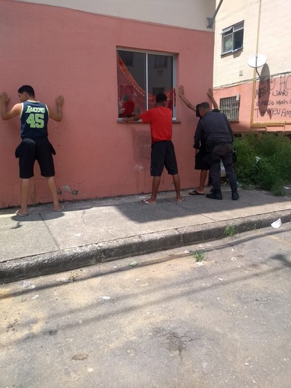 Polícia Militar realiza operação no bairro Roma em Volta Redonda