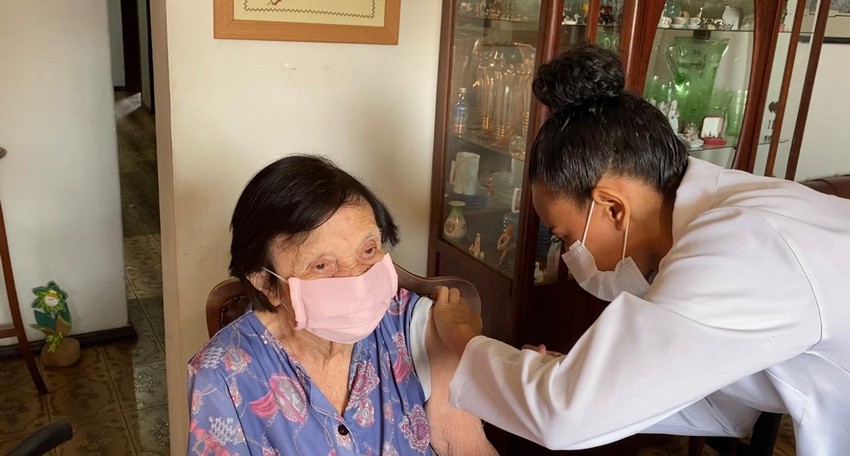 Resende imuniza idosos acima de 85 anos nesta quarta-feira, dia 24
