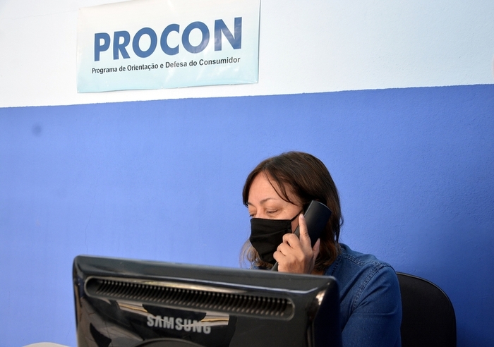 Procon-VR alerta para golpes de compras e empréstimos via internet e telefone