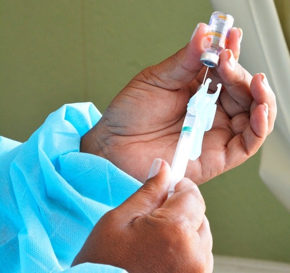 Volta Redonda abre vacinação contra Covid-19 para pessoas de 37 e 38 anos em drive-thru