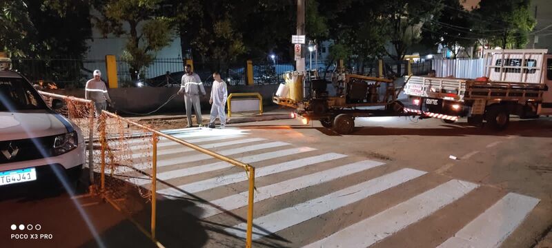 Prefeitura melhora sinalização viária na Rua Doutor Mário Ramos