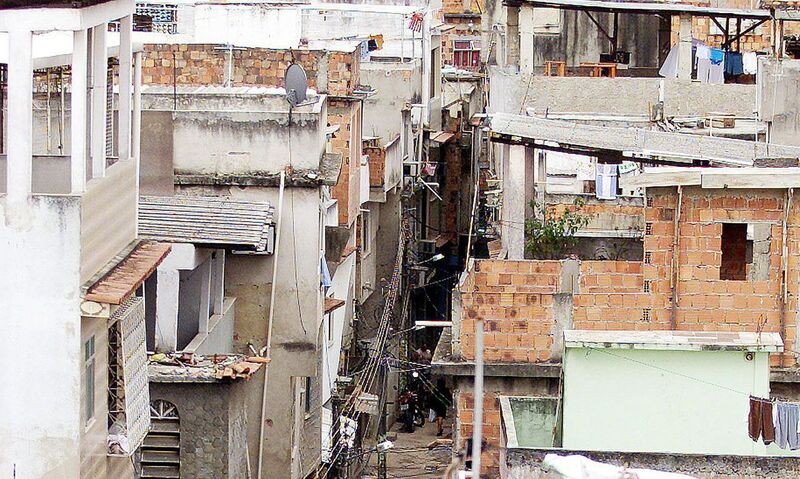 - PHOTO TAKEN 16JUL01 - A view of the Jacarezinho slums in northern Rio de Janeiro is shown in this ..