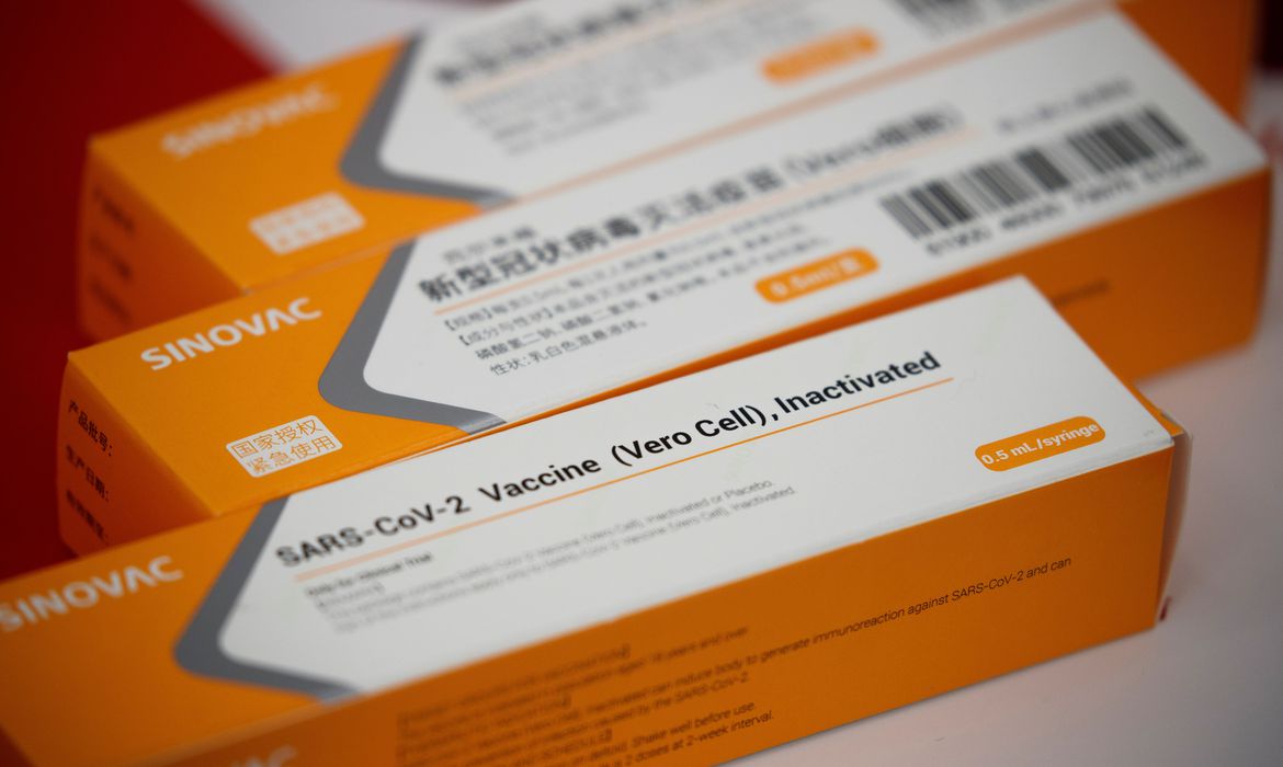 Caixas com vacinas experimentais contra Covid-19 da Sinovac em Pequim. coronavac