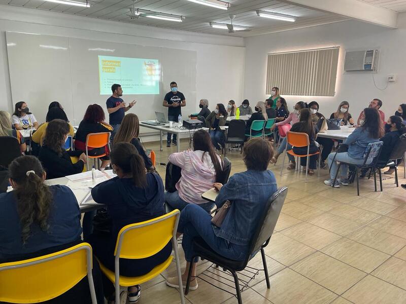 Rede Municipal de Ensino de Volta Redonda promove capacitação para aulas de Informática Aplicada