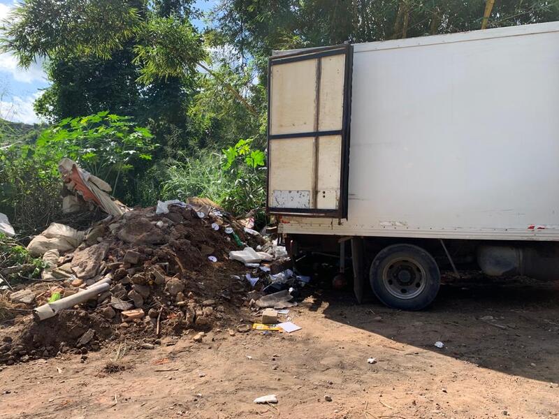 Guarda Ambiental flagra descarte de resíduos na Estrada da Bocaína