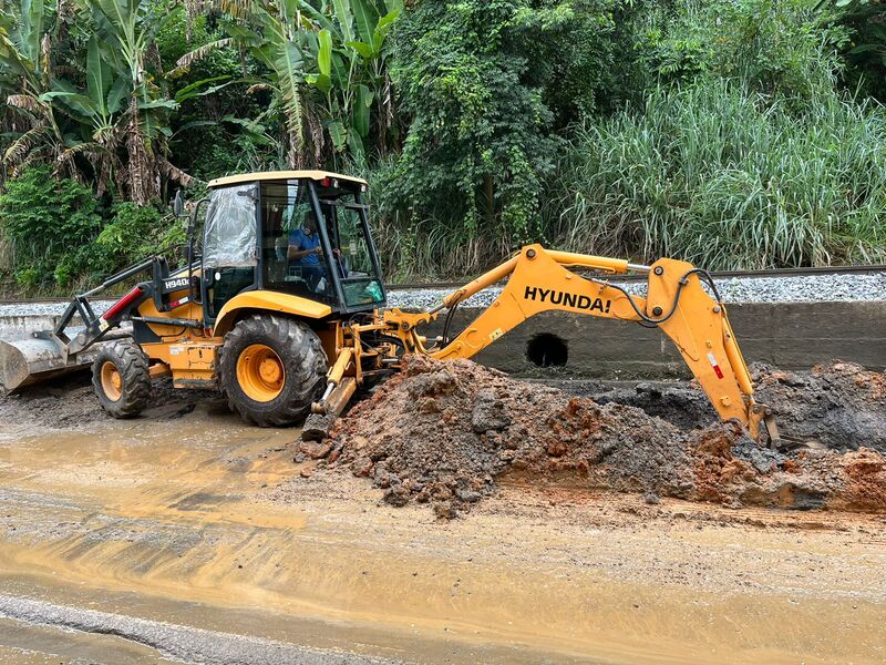 Saae de Barra Mansa realiza reparos em tubulação do bairro Vila Nova