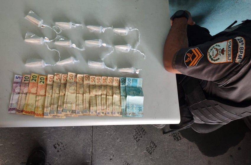 Trio é preso com dinheiro e drogas no bairro Retiro em Volta Redonda